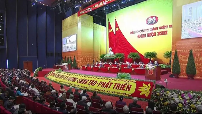 TBT Nguyễn Phú Trọng hài lòng về thành thích đạt được, trong lúc Thủ tướng Nguyễn Xuân Phúc nói Việt Nam đang đối mặt nhiều cơ hội nhưng cũng nhiều thách thức.