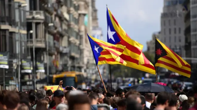 Игнорировать волю столь многих каталонцев опасно. Признать ее - еще опаснее