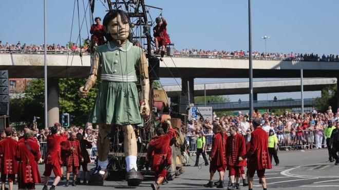 Little Boy Giant to 'nap in hammock' at St George's Hall - BBC News