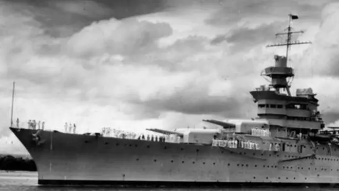 這是1937年停靠在珍珠港時的「印第安那波利斯」戰艦展示出的風采。