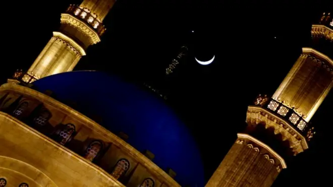 پر افغانستان سربېره په سعودي عربستان، څو نورو عربي هېوادونو اروپا او امریکا کې مېشت مسلمانان هم د شنبې په ورځ روژه نیسي.