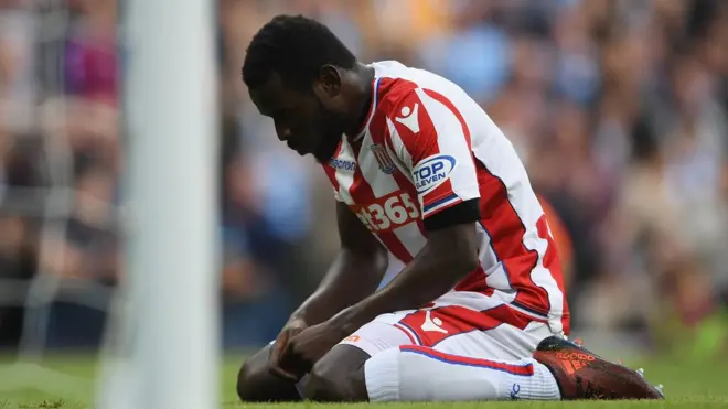 Mame Biram Diouf de Stoke City lors d'un match contre Manchester City le 14 octobre 2017