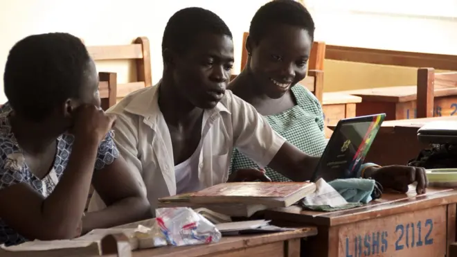 Many Ghanaians hope say di school system go improve so that they fit build successful careers