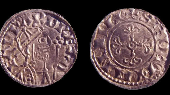 Examples of "mule" coins which used dies from both reigns were found