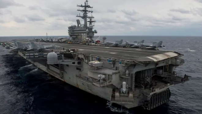 Авианосец "Рональд Рейган" - часть мощной американской группировки в Тихом океане