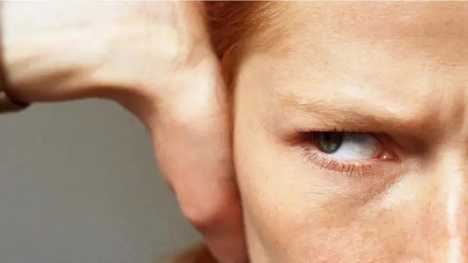 Ображена жінка