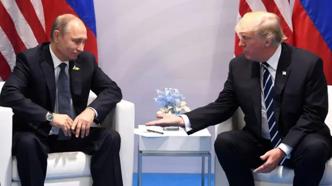 Trump y Putin se reunieron en la pasada cumbre del G20 en Alemania.