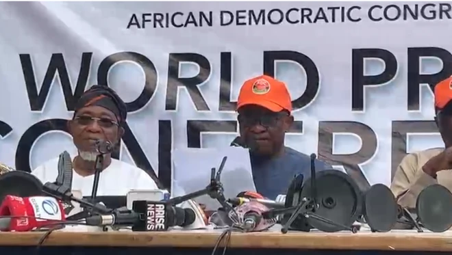 David Mark n ka iwe, Aregbesola wa ni ẹgbẹ rẹ