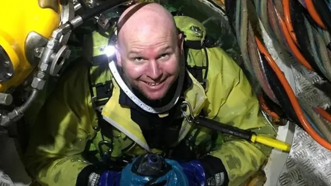 Chris Lemons telah bekerja sebagai penyelam profesional selama satu tahun setengah ketika kecelakaan terjadi.