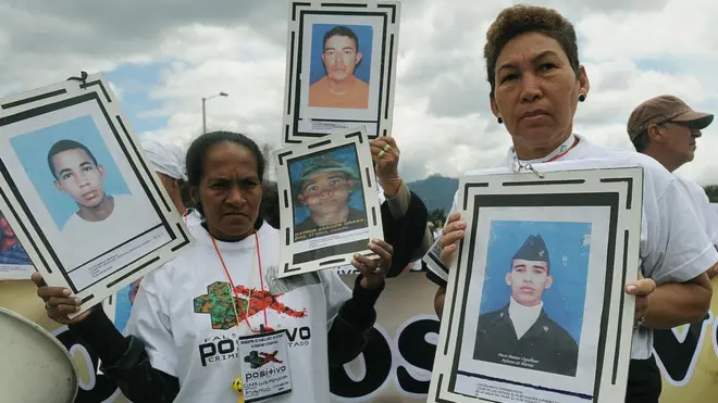 En 2008 estalló el escándalo de los "falsos positivos" por el que miles de personas han protestado en Colombia.