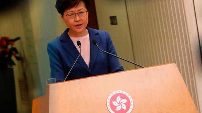 林郑月娥仍然没有应示威者要求，正式宣布撤回《逃犯修例》修订，但形容修订已经"寿终正寝"。