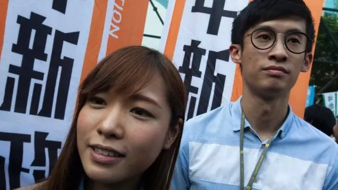 Yau Wai-ching (trái) và Sixtus Leung (phải) từ chối cam kết phục tùng Bắc Kinh