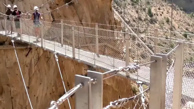 دشوارگزار پہاڑی راستہ