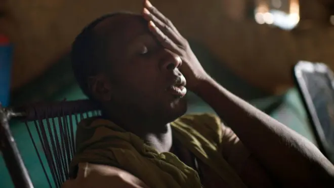 Le chauffeur de taxi Mohamed a perdu son boulot quand Tombouctou a été prise par les islamistes.