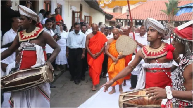 වරකාගොඩ ශ්‍රී ඥානරතන අස්ගිරි මහනාහිමි