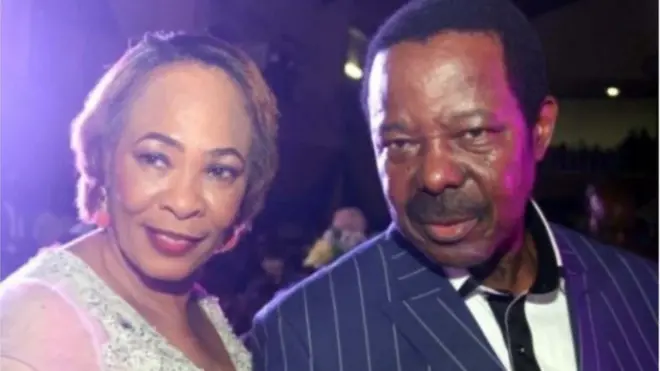 Sunny ade pẹlu aya rẹ Risikat