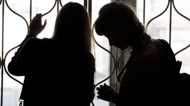 Tatьяna ždet načala suda nad mužem