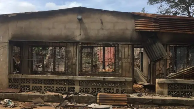 Ụfọdụ ụlọ nara iyi n'ọkụ a gbara