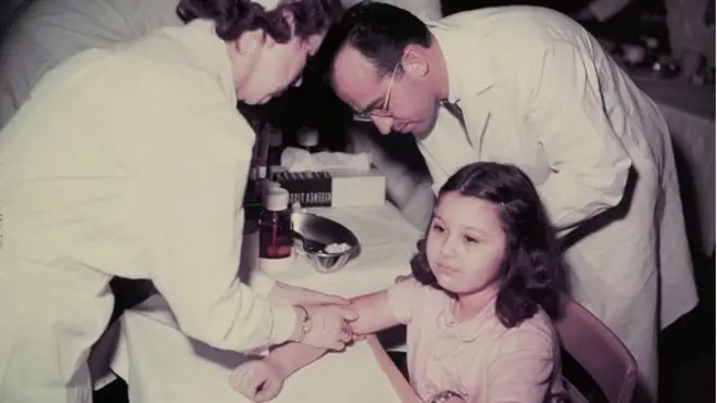 Вакцина Джонаса Солка дозволила почати боротьбу із поліомієлітом у світі