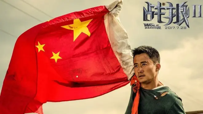 由吴京自导自演的《战狼2》具有浓烈的爱国主义色彩。