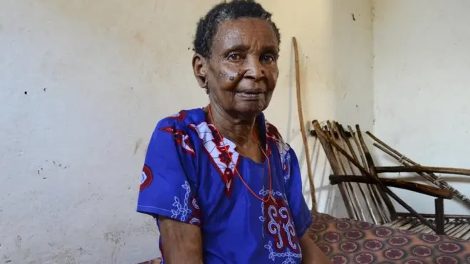 ኣብ ዓራተን ኮፍ ዝበላ ወላዲት