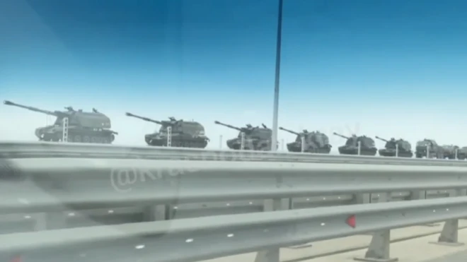 Переброска российских войск по новому мосту в Крым
