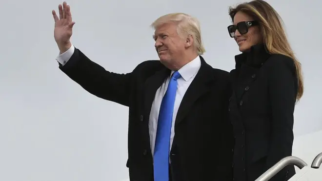 特朗普携家人在星期四（1月19日）抵达华盛顿附近的安德鲁斯联合基地