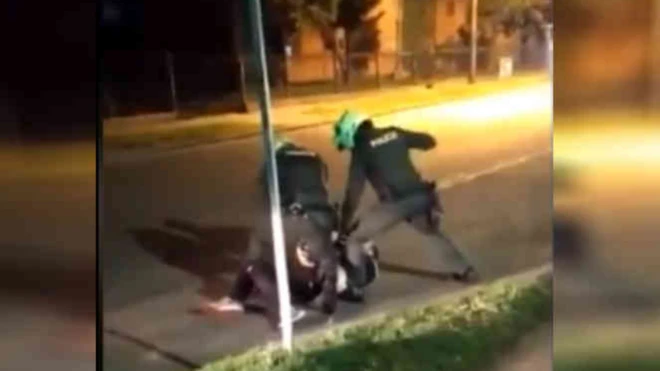 Unos testigos grabaron la actuación policial contra Ordóñez.