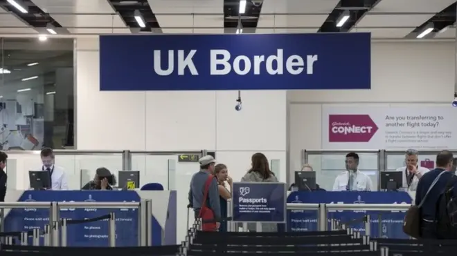 Паспортный контроль в аэропорту Гатвик