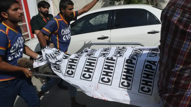 ڈکھن تھانے پر زرینہ کے بھائی غلام اکبر کی مدعیت میں قتل کے الزام میں ایف آئی آر درج کرلی گئی ہے اور پولیس نے ملزم بہادر کو گرفتار کرلیا ہے۔ فائل فوٹو