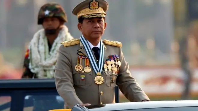 میانمار کے فوجی سربراہ من آنگ نے سوموار کو 72ویں آرمڈ فورس پریڈ میں شرکت کی