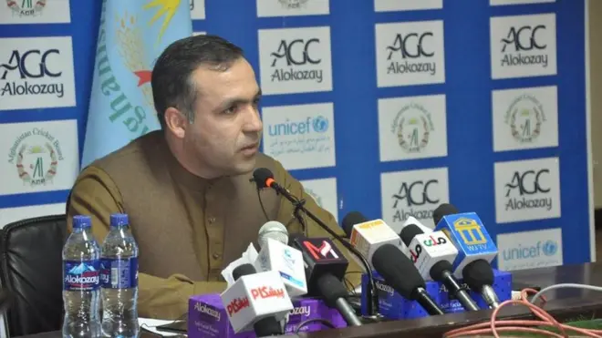 د کرېکټ بورډ مشر وايي، له دې وروسته کوم لوبغاړی د دې ادارې له اجازې پرته بهر نشي تللی.