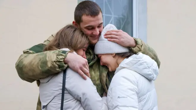 прощание мобилизованного с близкими