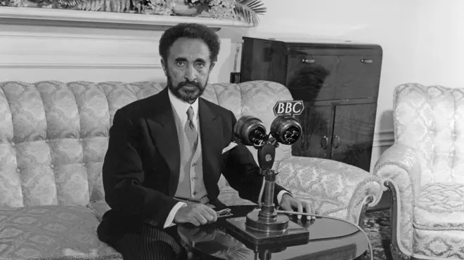 Hajle Selasije 1954. daje intervju za BBC