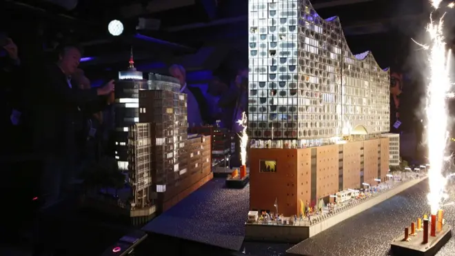 Hamburg có Cung hòa nhạc Elbphilharmonie Concert Hall nổi tiếng
