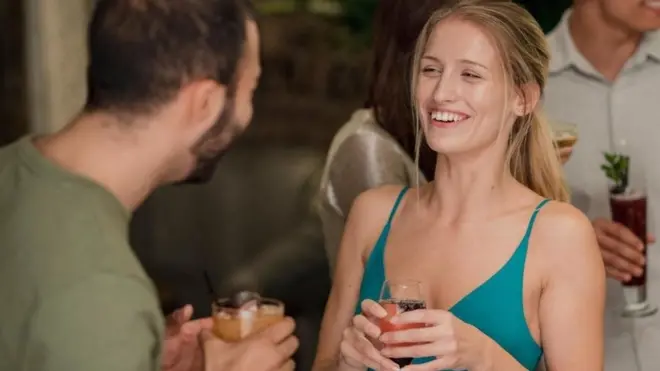 يبدو أن حديثك عن تفضيلات شريكك المحتمل يمثل السبيل الأمثل لتأمين حصولك على موعدٍ ثانٍ معه