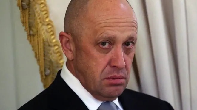 في البداية نفى بريغوزين أي صلة له بمجموعة فاغنر الروسية