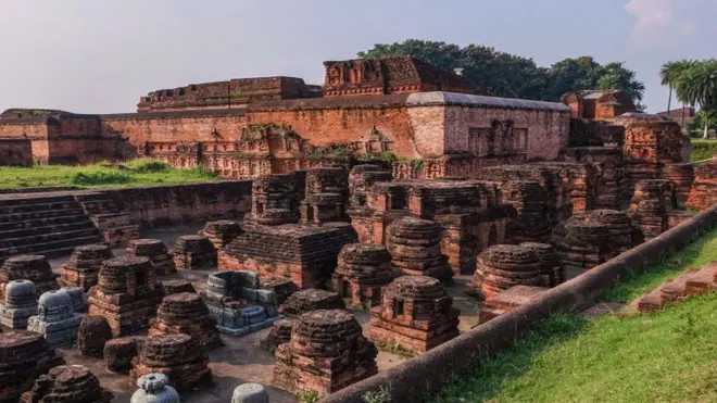 Las 23 hectáreas que han sido excavadas del sitio son probablemente una fracción del campus original de la Universidad de Nalanda.