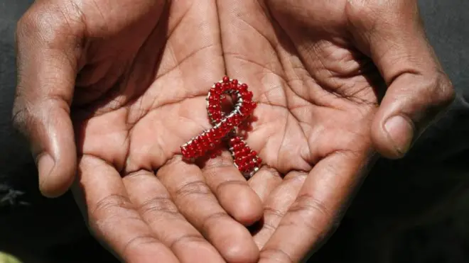 En Afrique du Sud, une enfant née séropositive a pu vivre sans traitement pendant plus de 8 ans.