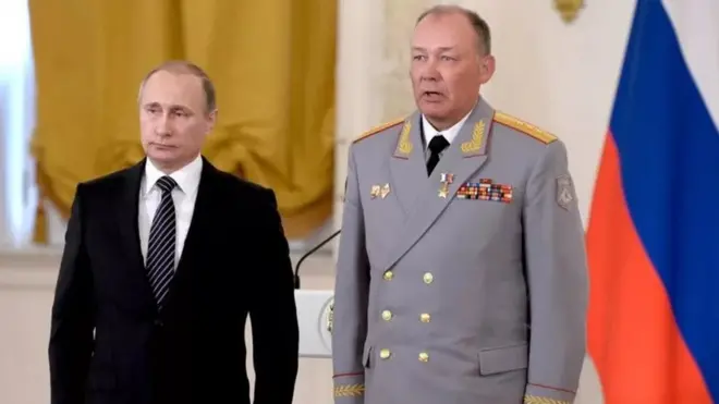 Vladimir Putin dan Aleksandr Dvornikov di Moskow.