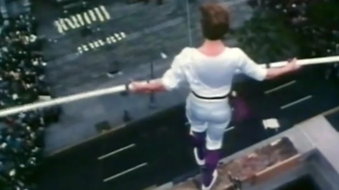 „Не ризикујем живот, преносим га преко жице”: Уметник Филип Пети о опасном хобију