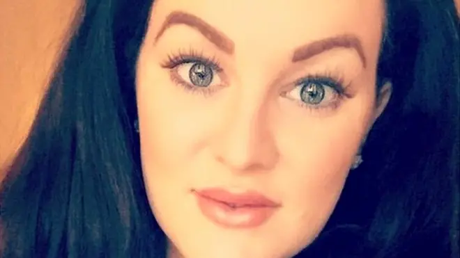 Natalie-Jade compró sus pastillas para adelgazar por internet.