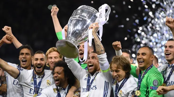 игроки с кубком