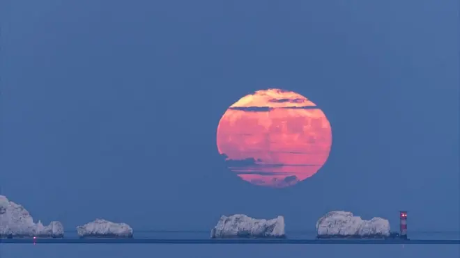 Graham Wiffen captured this beautiful image of the moon glowing red over The Needles on the Isle of Wight