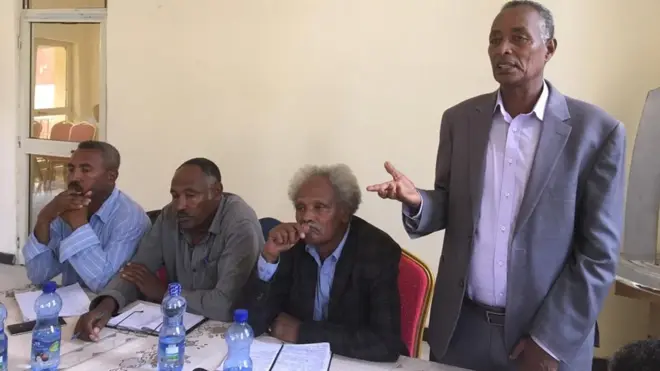 Jaarsoolii araara walitti bu'iinsa hawaasaarra turan