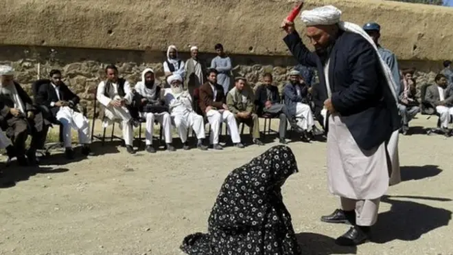 افغانستان کې د ښځو پر وړاندې تاوتريخوالی يوه لويه ستونزه ده