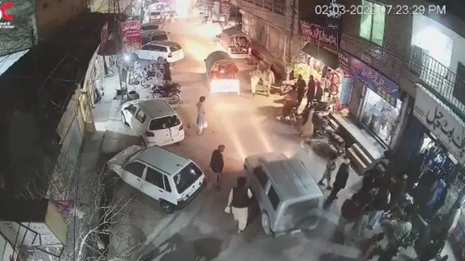 دھماکے سے پہلے کی سی سی ٹی وی فٹیج