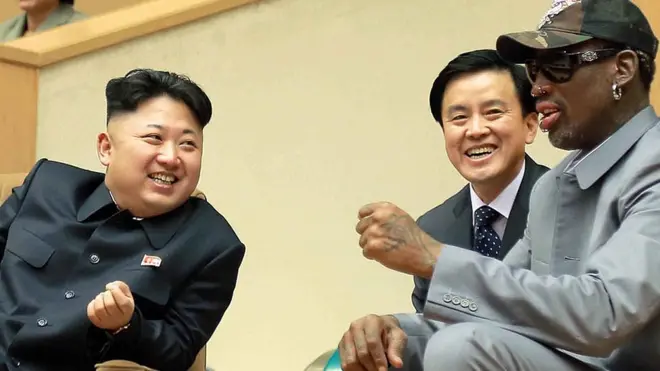 Pemimpin Korea Utara, Kim Jong-un, mengudang Dennis Rodman dan beberapa pemain basket lain untuk makan malam.