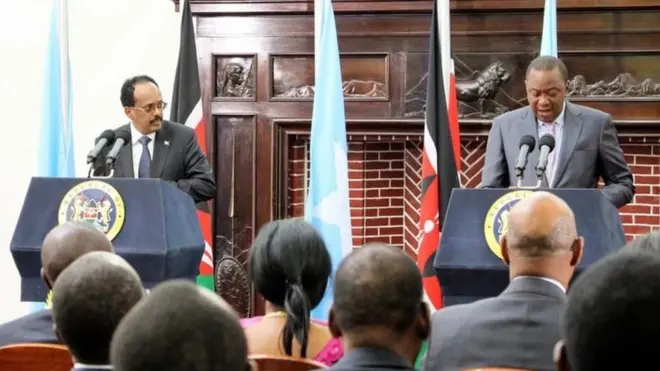 Rais wa Somali kushoto na mwenzake wa Kenya walipokutana jijini Nairobi