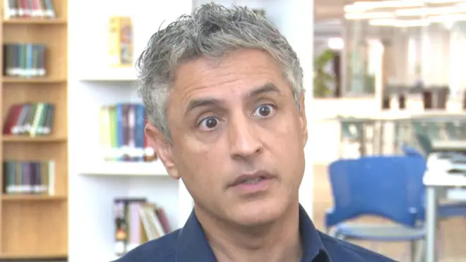 رضا اسلان حال ہی میں کراچی کی حبیب یونیورسٹی میں بطورِ مہمان لیکچر دینے کے لیے آئے تھے